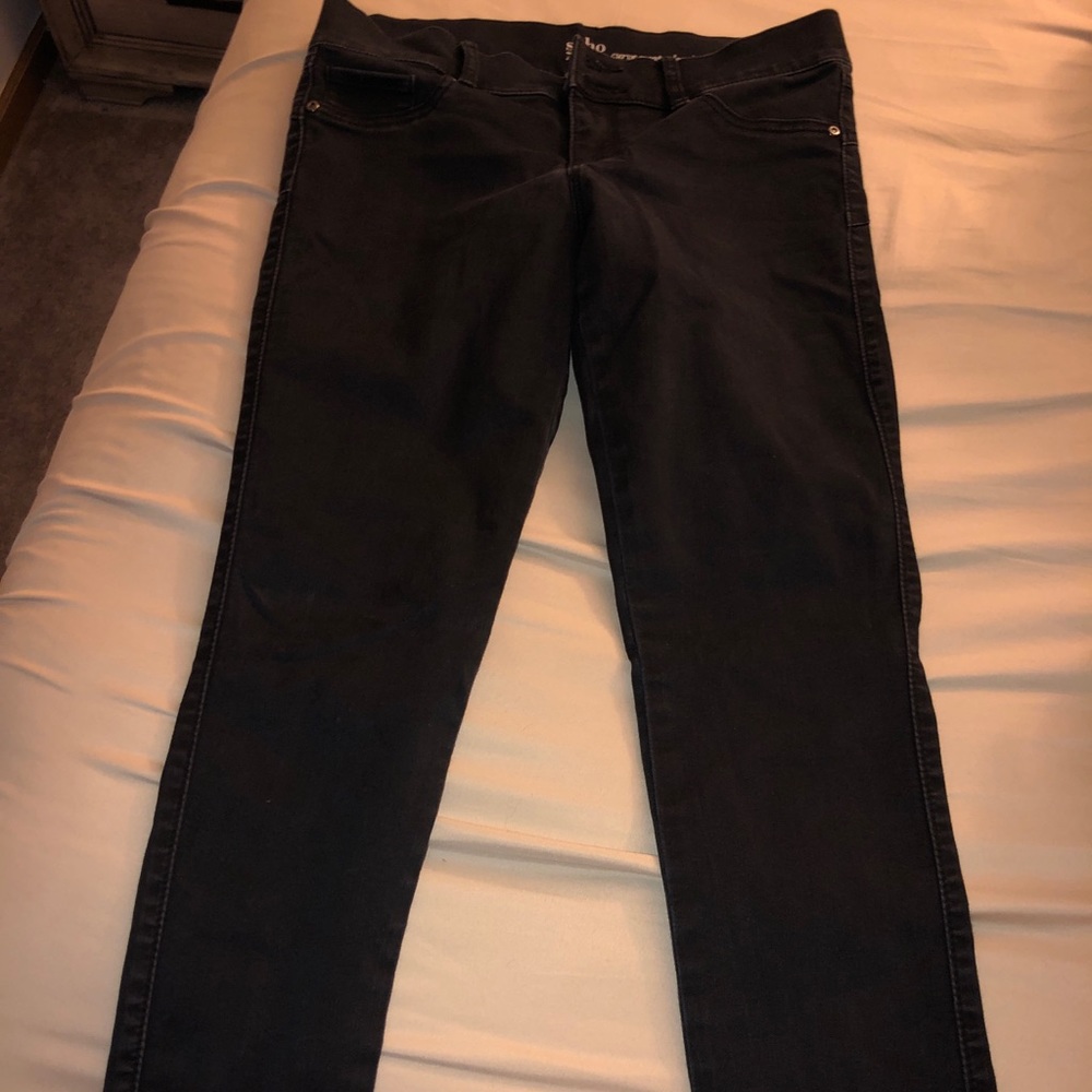 Soho Black skinny jeggings - size 8